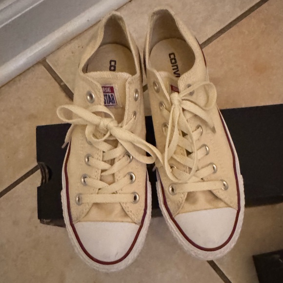 Converse Women’s Beige Sneakers - Picture 2 of 4